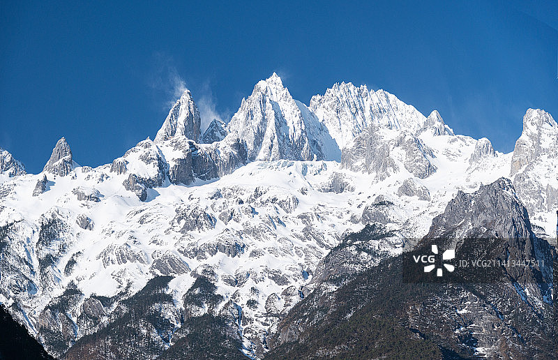 宁静的玉龙雪山图片素材