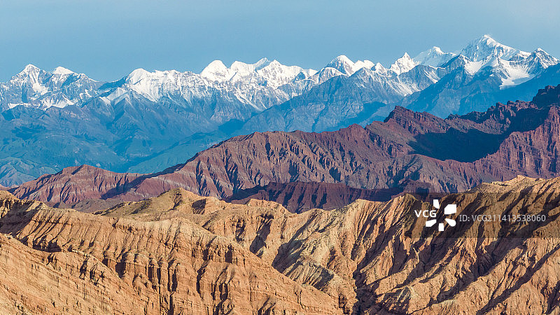 新疆阿克苏温宿县托木尔峰图片素材