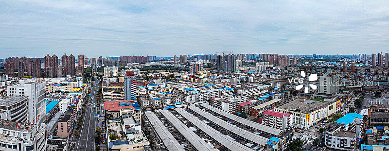 漯河市 地标 航拍 召陵区 淞江路 嵩山北路 漯河国际会展中心 新闻大厦 喜来登酒店 沙河图片素材