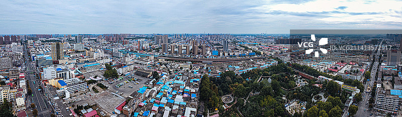 漯河市 地标 航拍 召陵区 淞江路 嵩山北路 漯河国际会展中心 新闻大厦 喜来登酒店 沙河图片素材