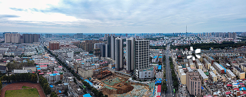 漯河市 地标 航拍 召陵区 淞江路 嵩山北路 漯河国际会展中心 新闻大厦 喜来登酒店 沙河图片素材