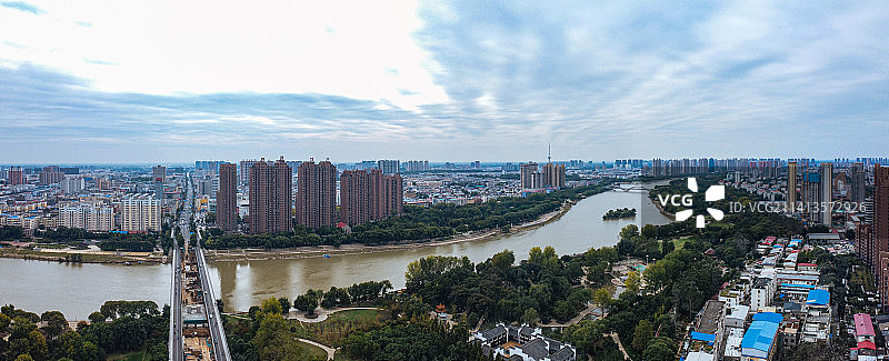 漯河市 地标 航拍 召陵区 淞江路 嵩山北路 漯河国际会展中心 新闻大厦 喜来登酒店 沙河图片素材