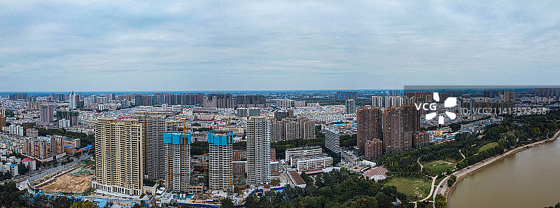漯河市 地标 航拍 召陵区 淞江路 嵩山北路 漯河国际会展中心 新闻大厦 喜来登酒店 沙河图片素材