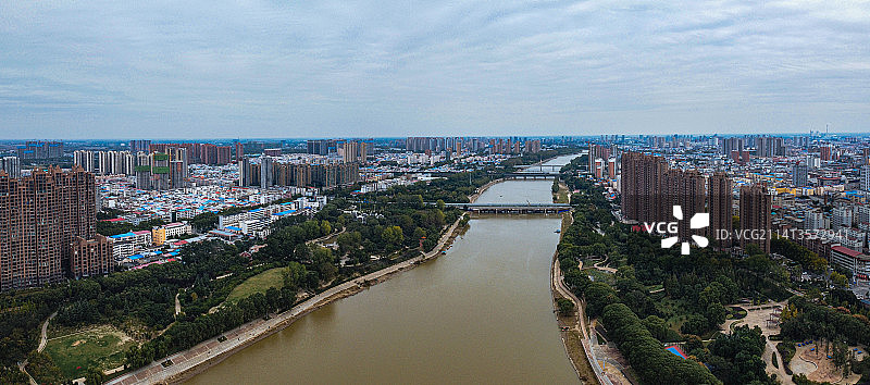 漯河市 地标 航拍 召陵区 淞江路 嵩山北路 漯河国际会展中心 新闻大厦 喜来登酒店 沙河图片素材