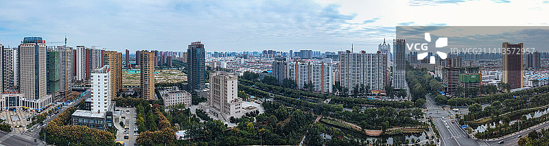 漯河市 地标 航拍 召陵区 淞江路 嵩山北路 漯河国际会展中心 新闻大厦 喜来登酒店 沙河图片素材