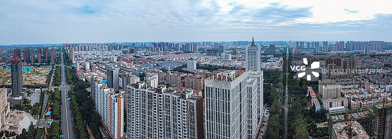 漯河市 地标 航拍 召陵区 淞江路 嵩山北路 漯河国际会展中心 新闻大厦 喜来登酒店 沙河图片素材