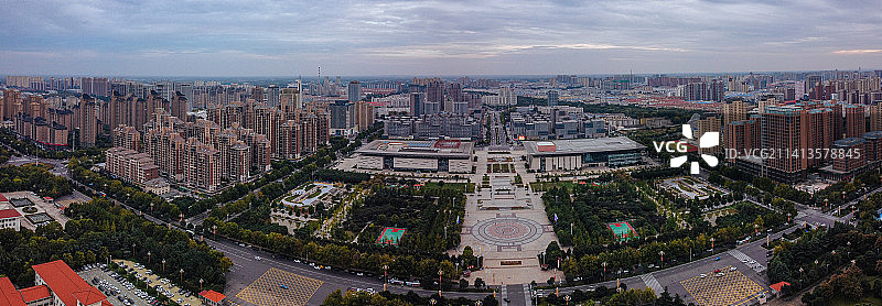许昌 地标 航拍 魏都区 建安大道 许都大剧院 许昌博物馆 许都公园 中原国际饭店 春秋广场图片素材