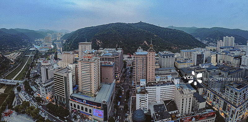 延安 宝塔区 延河 延河路 灯光秀 东关大街 宝塔山 清凉山 万达广场 革命纪念馆 王家坪图片素材
