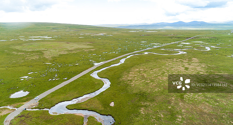 青海玉树称多县星宿海图片素材