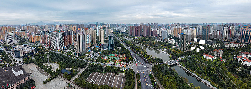 驻马店市 地标 航拍 驿城区 解放大道 乐山大道 乐山商场 新华大厦 体育中心图片素材
