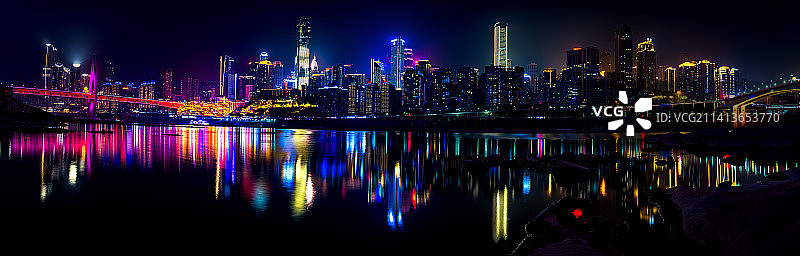 重庆嘉陵江观渝中区洪崖洞全景图片素材