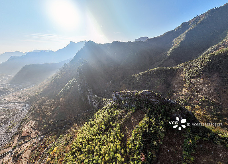 航拍浙江临安十门峡剑门景区图片素材