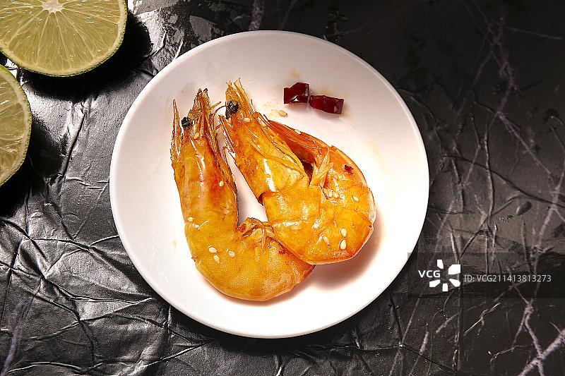 深底上的干锅大虾图片素材