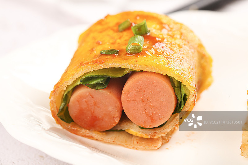 浅底上的烤冷面图片素材