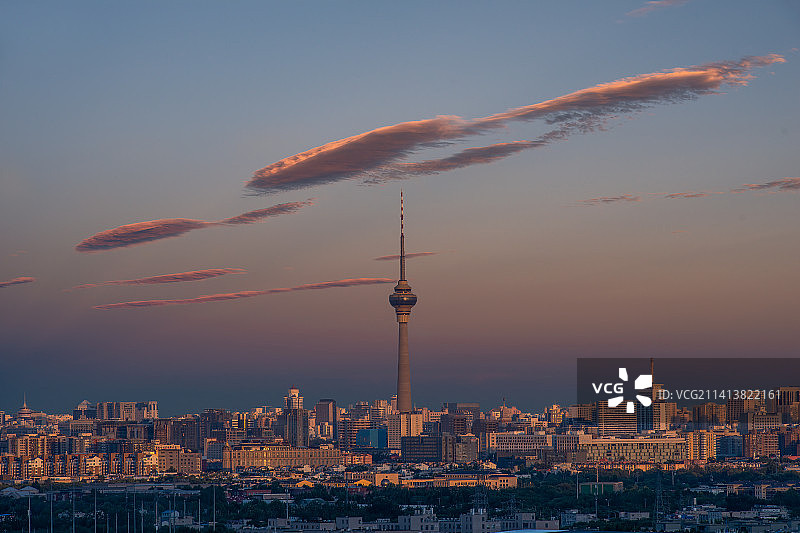 晚霞映照中央电视塔图片素材