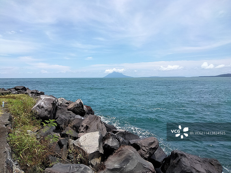 印度尼西亚万鸦老的壮丽海景图片素材