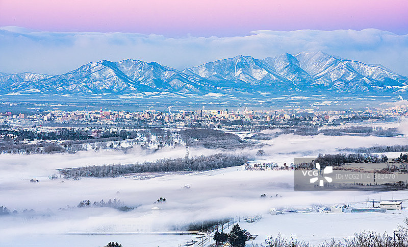 日本北海道雪山风光图片素材