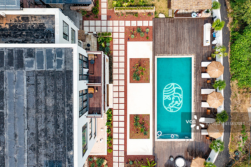 航拍地中海东南亚海岛风情庭院泳池图片素材