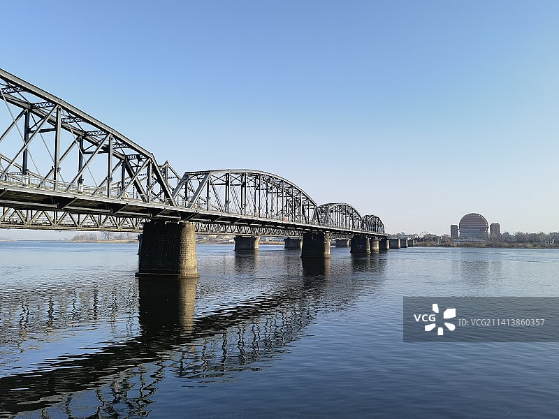 辽宁丹东-鸭绿江断桥图片素材