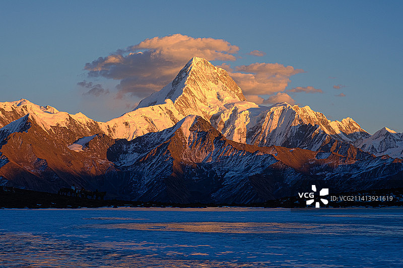 山舞银蛇图片素材