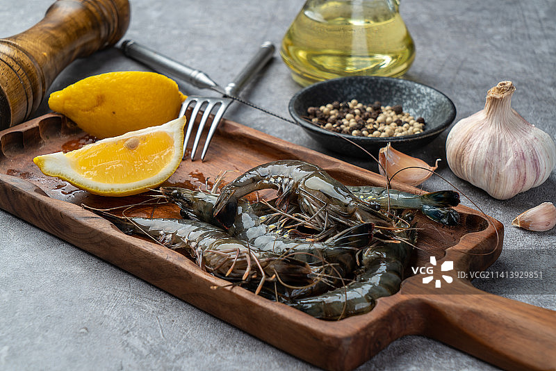 新鲜黑虎虾图片素材