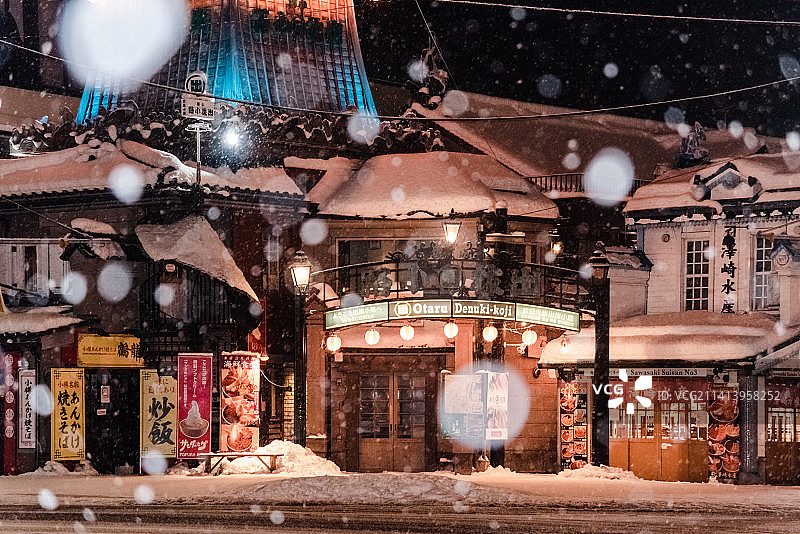 日本北海道小樽冬季雪中夜景图片素材