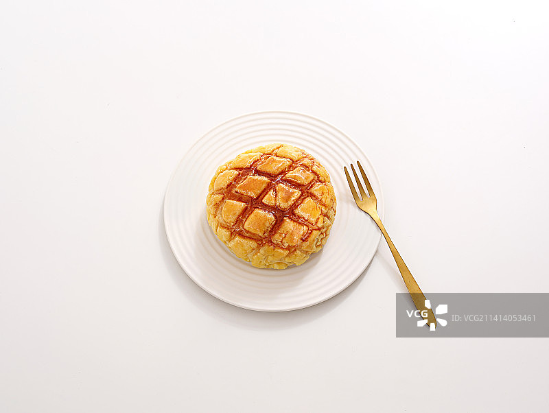 白色背景上的广东特色美食菠萝包图片素材