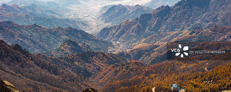 中冶兴隆红石郡雾灵山秋景图片素材