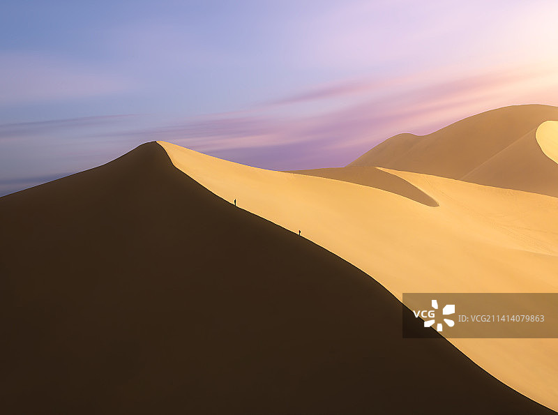 青海夕阳下的沙漠图片素材