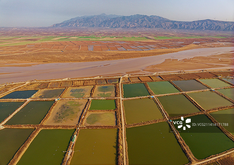 陕西大荔黄河湿地冬季航拍风光图片素材