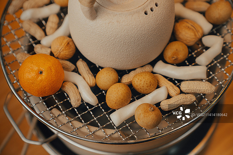 围炉煮茶与美食图片素材