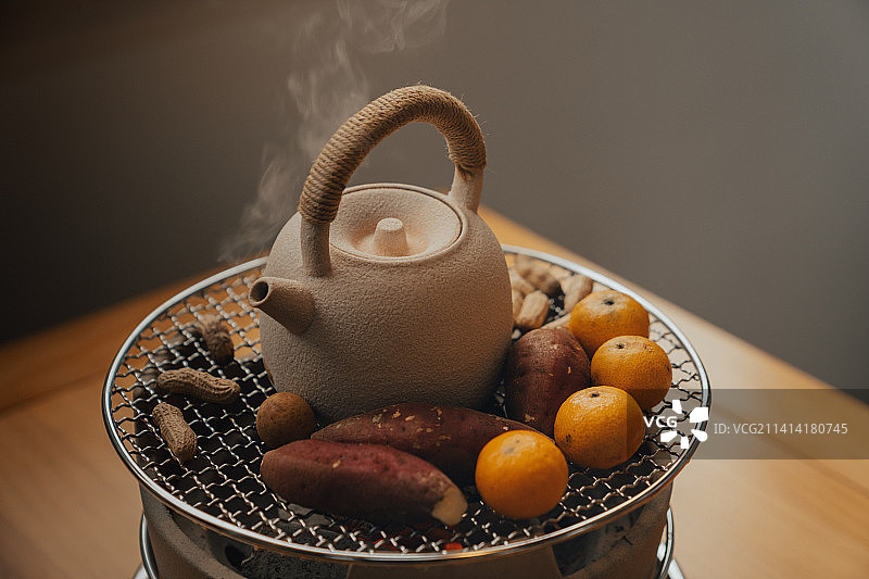 围炉煮茶与美食图片素材
