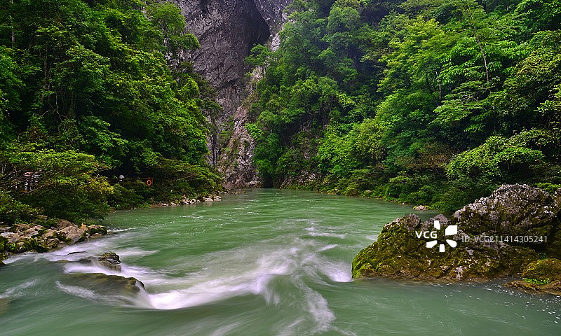 绿水青山好风光，贵州黔南，荔波大七孔景区图片素材