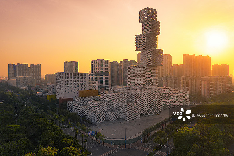 航拍佛山大剧院日落图片素材