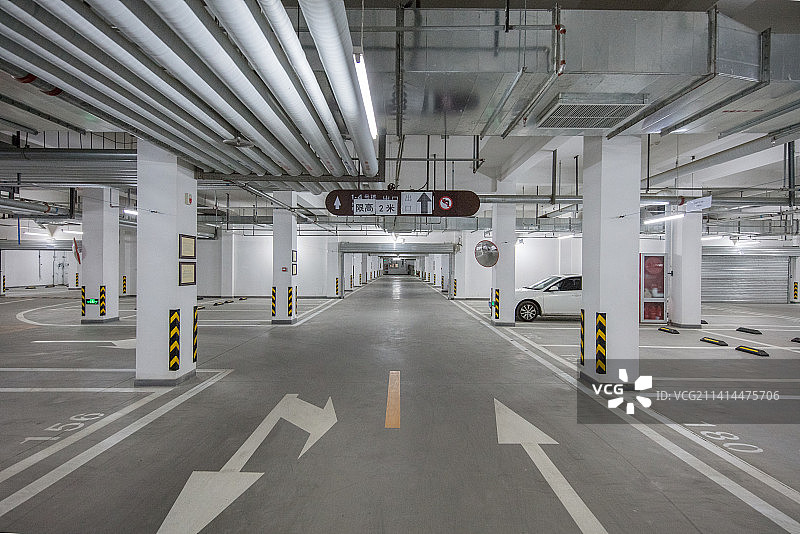 地下停车场图片素材