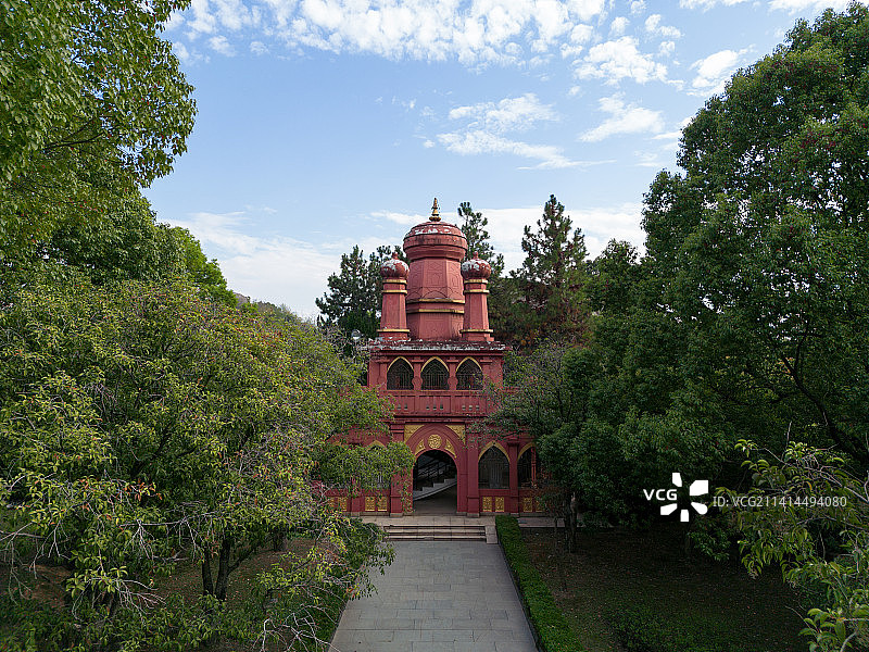 航拍视角下的杭州萧山东方文化园之火塔图片素材