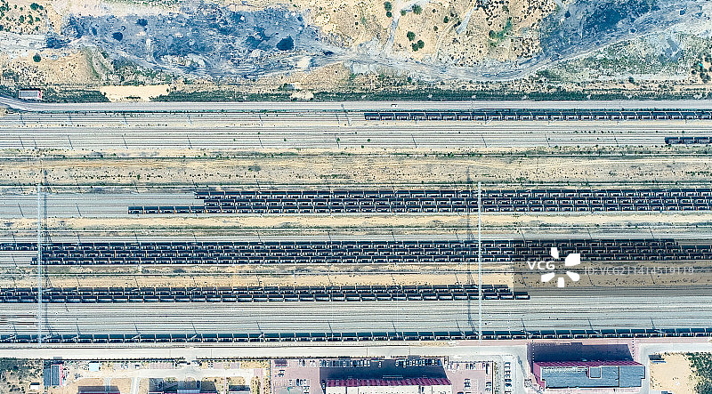 鄂尔多斯市伊金霍洛旗一处煤矿的运煤铁路图片素材