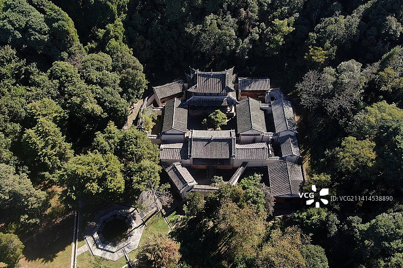 云南大理巍宝山长春洞图片素材