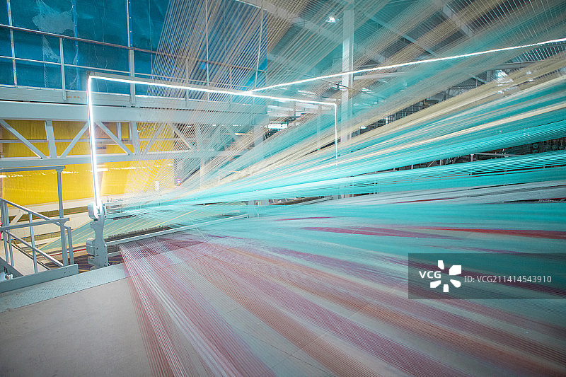 新疆：羊毛地毯纺织车间图片素材