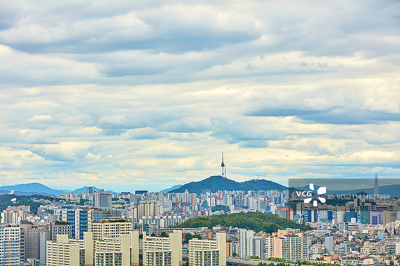 韩国首尔市中心雨季景观图片素材