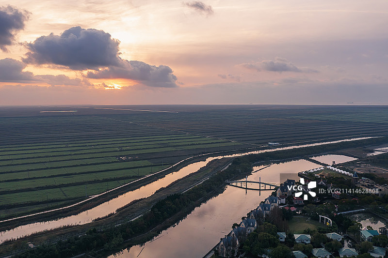 上海 崇明横沙岛风光 日出时刻图片素材