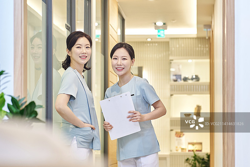 东方理疗诊所：治疗、东方医药、人手、脉搏测量图片素材