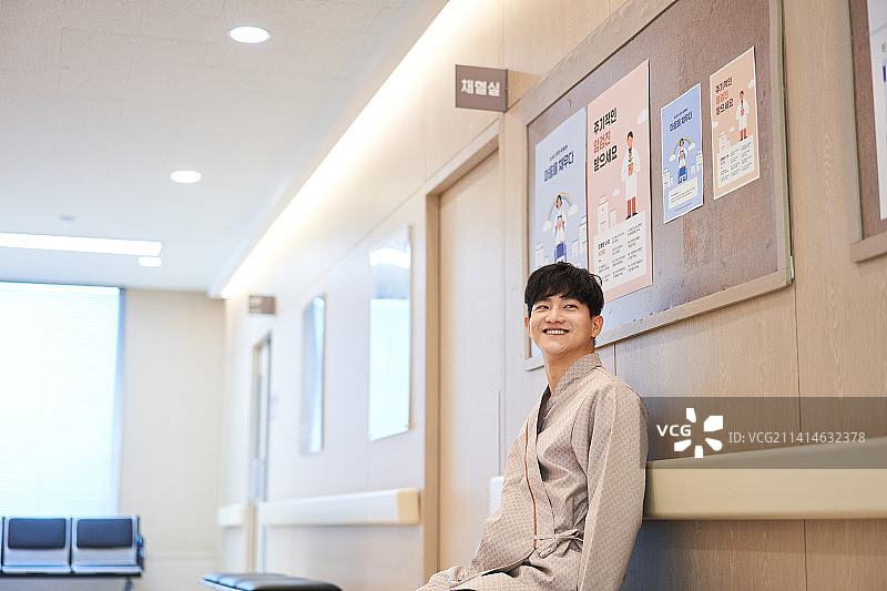 医院体检、癌症筛查和医疗保险图片素材