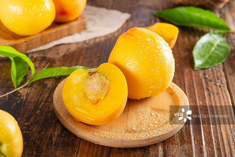 黄桃黄金油桃桃子蜜桃图片素材