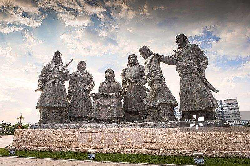 内蒙古鄂尔多斯市   成吉思汗雕塑广场图片素材