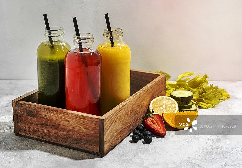 饮料瓶木箱高质量摄影概念图片素材