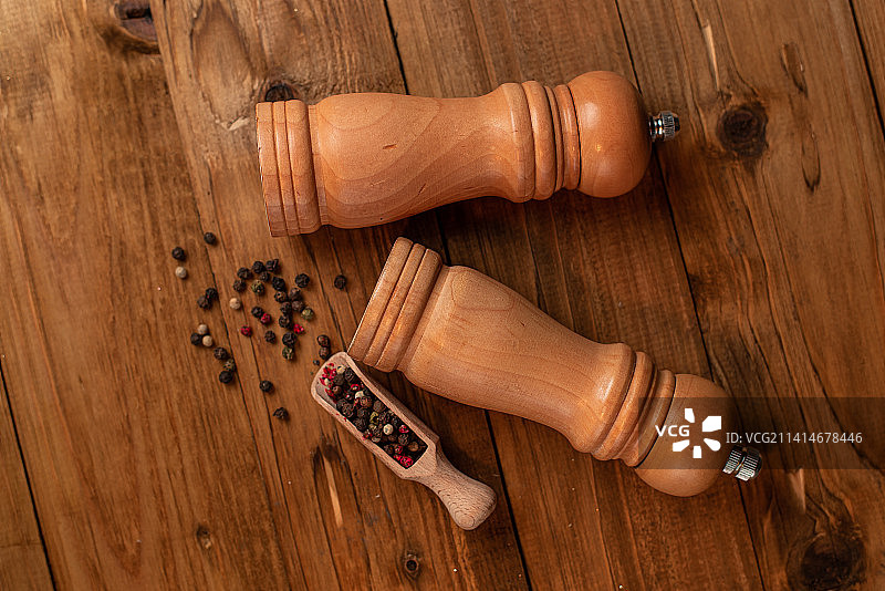 盐和胡椒研磨器图片素材