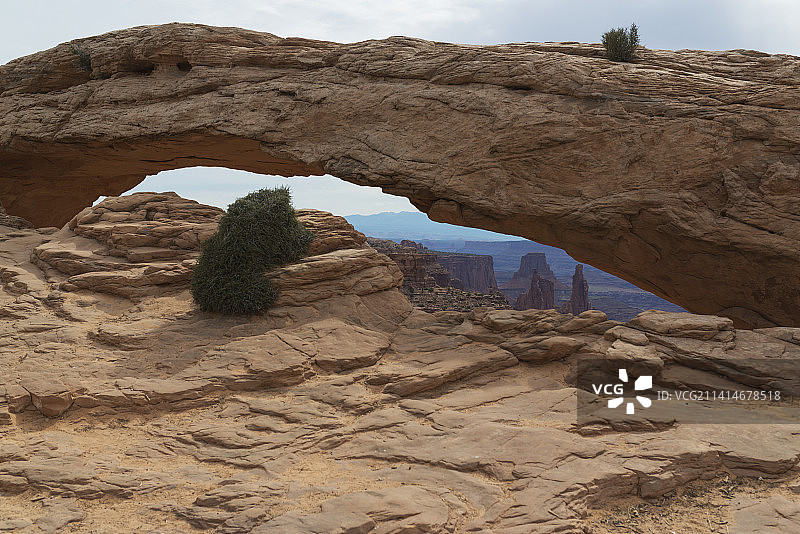 美国犹他州空中岛屿岩层仰视角度美景图片素材