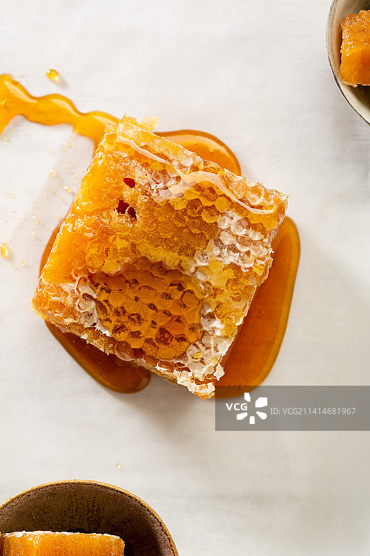 乌克兰餐桌上的美食俯视图图片素材