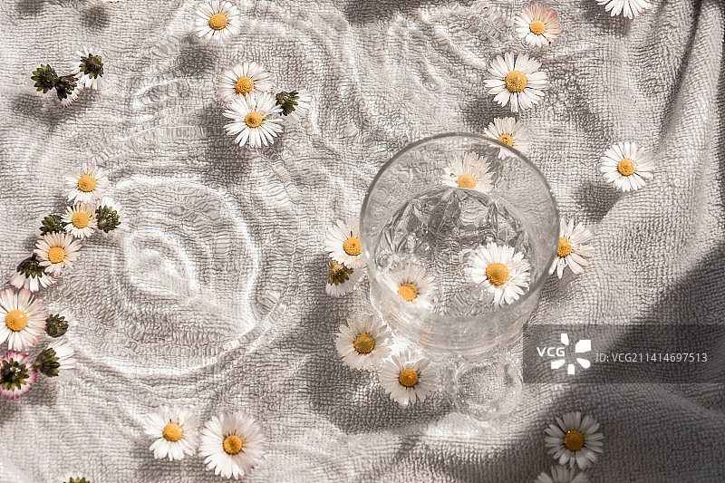 纺织品上的花朵全画幅镜头图片素材